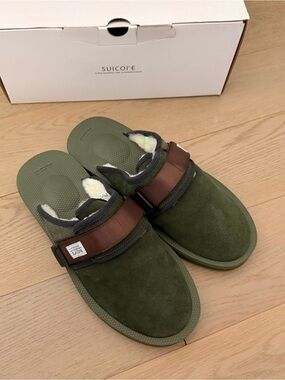 Suicoke Zavo-Mab shearling-lined slippers in olive green suede size 9